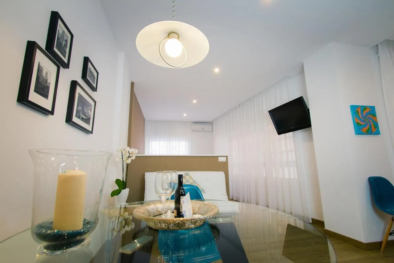 Holidays2Malaga Malagueta Studio Апартаменты